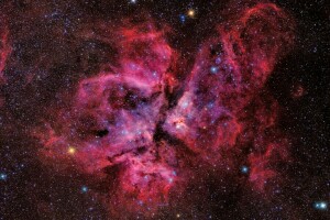 ETA Carinae, Plassert, stjernersystem