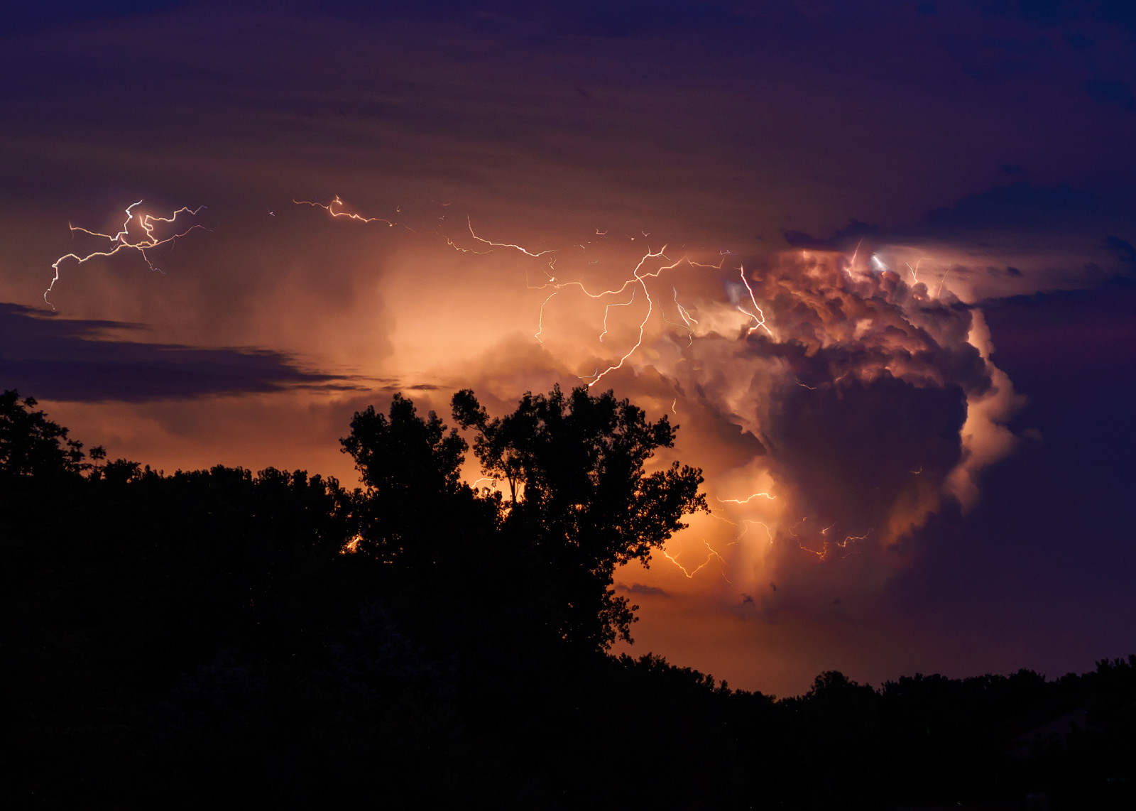 o céu, silhuetas, nuvens, a tempestade, relâmpago