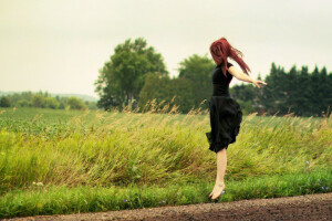 noir, robe, fille, herbe, légumes verts, sauter, la nature, route