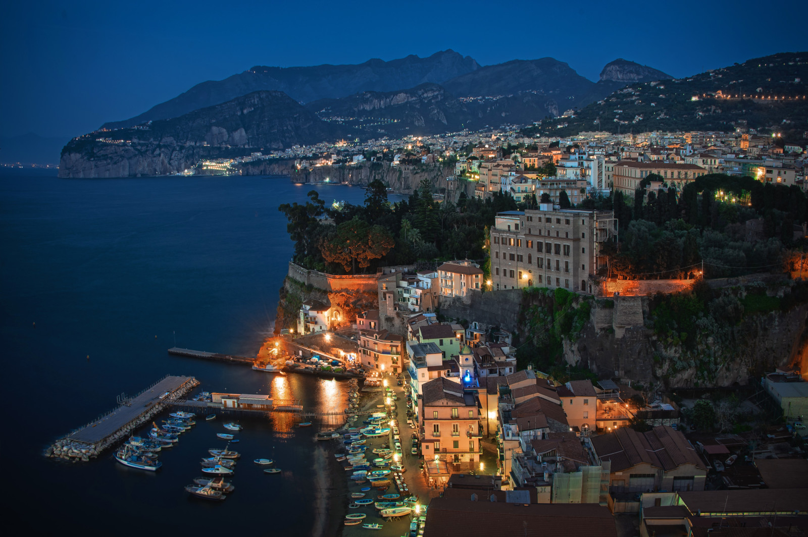 the sky, sea, lights, night, mountains, home, Italy, rocks