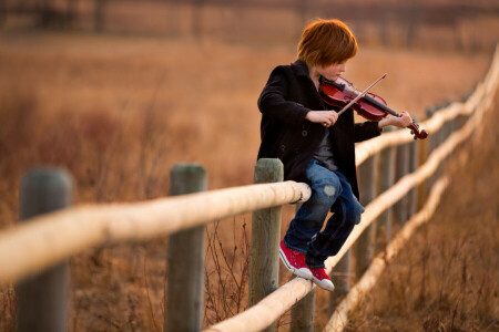 Junge, Musik, der Zaun, Violine