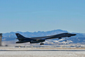 B-1B, Bomber, Lancer, överljuds-, flygfältet, uppgången