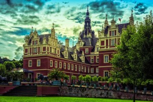 castle, clouds, Germany, greens, ladder, lawn, Muskau Park, Palace