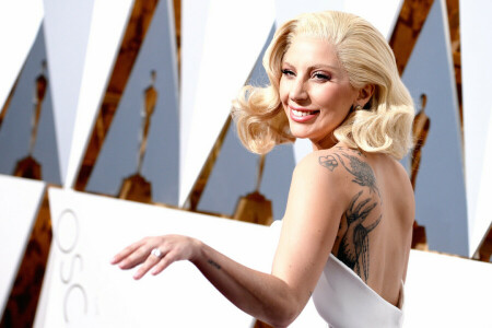 88. Premiile Academiei Anuale, Sosiri, Lady Gaga