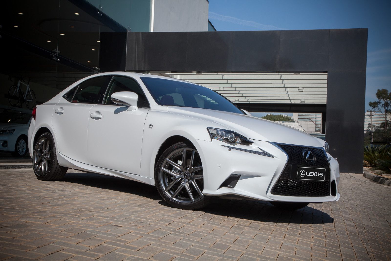 Lexus, 2013, F-Sport, Especificação da UE, XE30