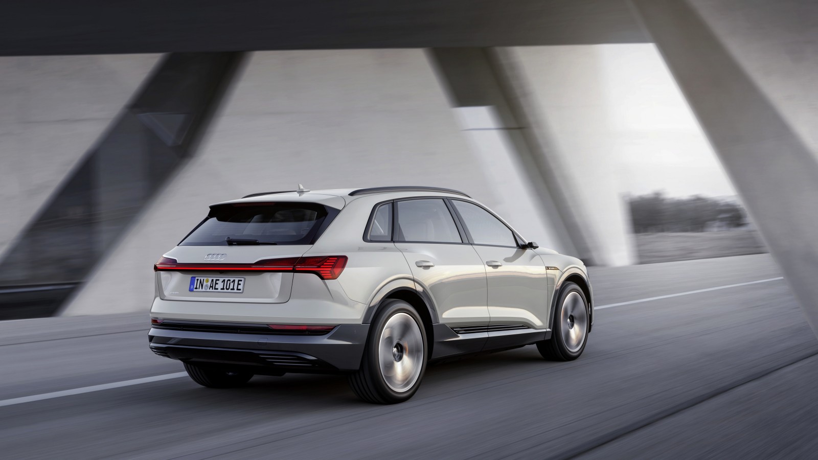 vue arrière, gris, Audi, 2019, mouvement, E-Tron