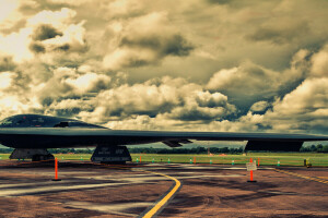 B-2A-henki, Pommikone, Northrop, lentokenttä