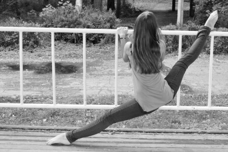 pieds nus, noir et blanc, la flexibilité, fille, gymnaste, jeans, Mike, la nature