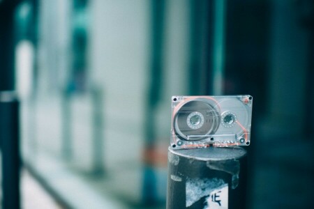 Contexte, Cassette, La musique