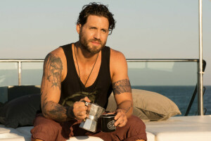 Edgar Ramirez, rama, Mikrofon, Na grzbiecie fali, Point Break, morze, tatuaż, tatuaże