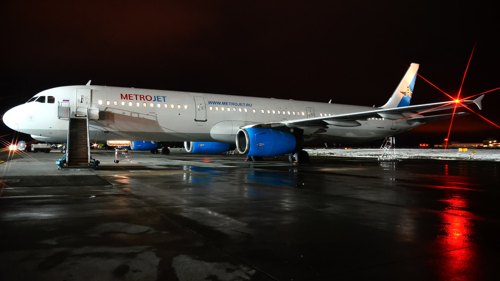 lumières, nuit, l'avion, aéroport, kolavia, Kogalymavia, metrojet