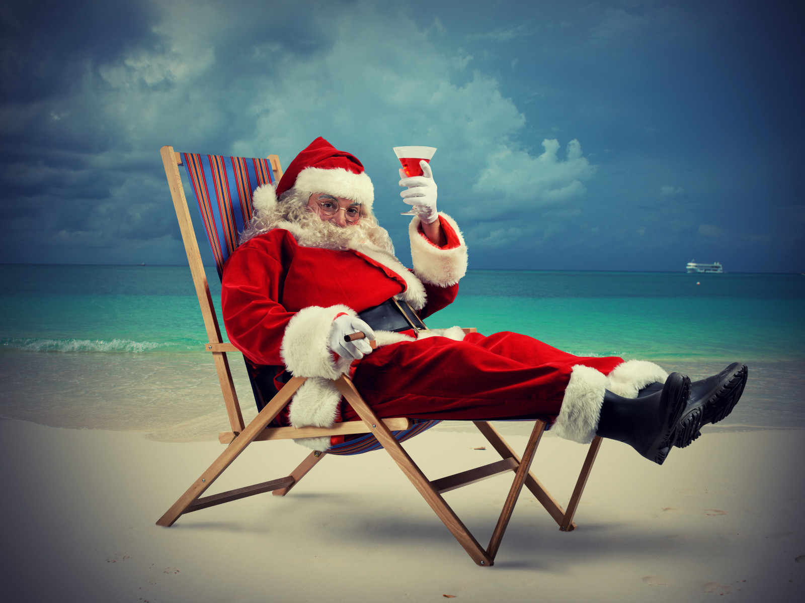 New Year, Santa Claus, holiday, beach, sea, glass, clouds, ship