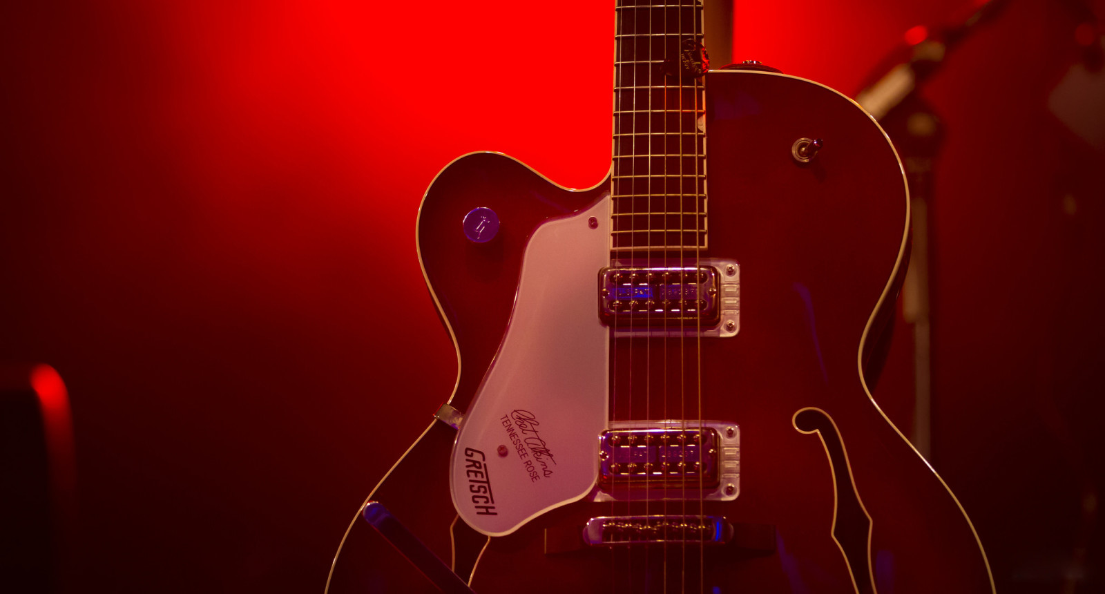 guitar, stage, strings, red light