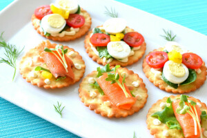 aperitivo, tartine, cracker, uovo, verdura, salmone, salsa, pomodori