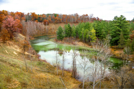 Herbst, Fluss, Steigung, der Himmel, Bäume