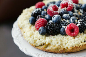 fructe de padure, tort, desert