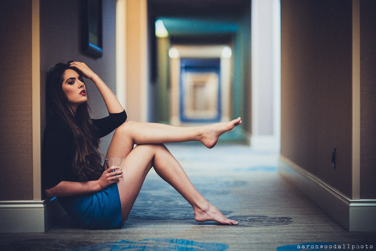 séance, fille, verre, jambes, photographe, pieds nus, Aaron Woodall