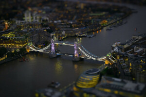 London Bridge, night, the city, tiltshift