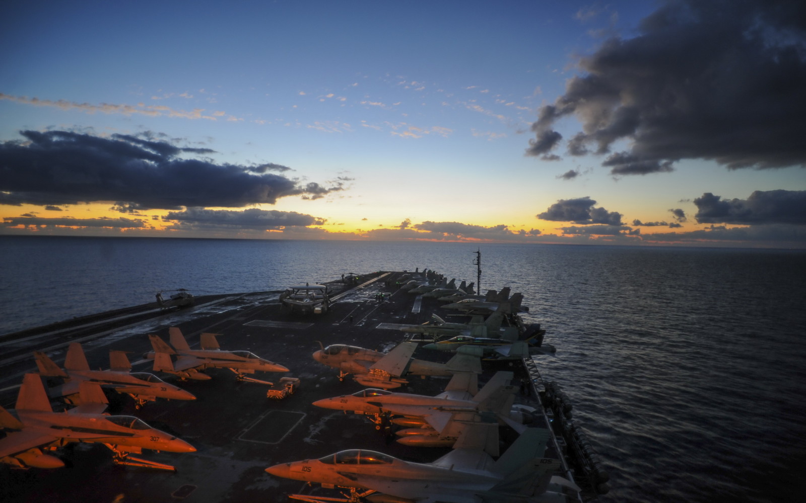 USS Nimitz, διαμετακόμισης