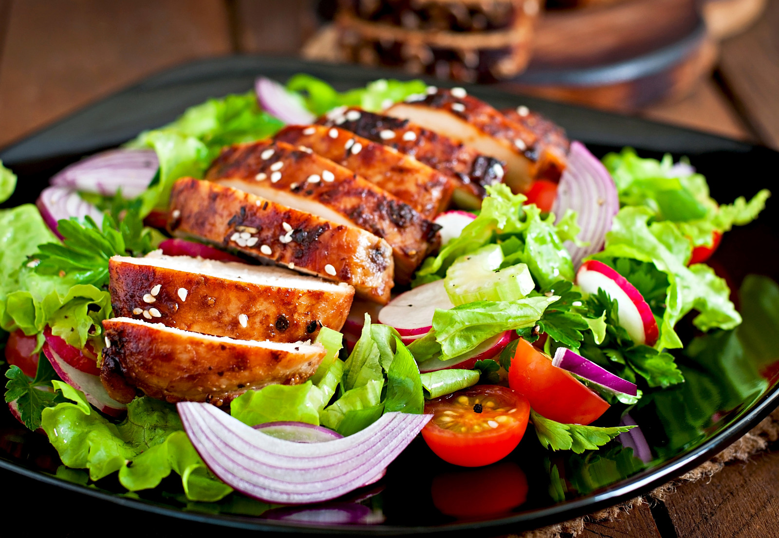 Tomates, carne, ensalada