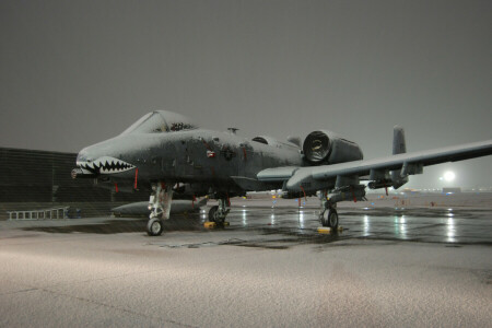 A-10, Attack, the airfield, The thunderbolt II