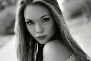 face, freckles, girl, Lukasz Derengowski, photographer, portrait