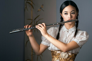 Anjillah, flute, girl