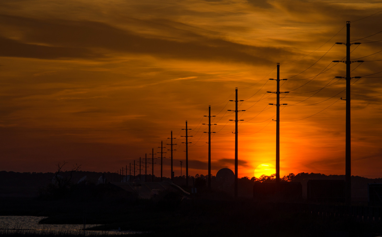 Le ciel, le coucher du soleil, le soleil, câble, des postes