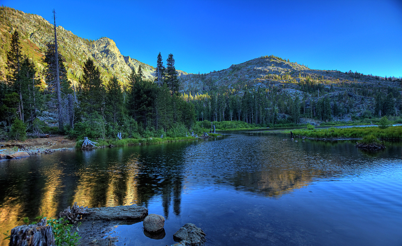 pădure, cerul, lac, apus de soare, reflecţie, pietre, copaci, munţi