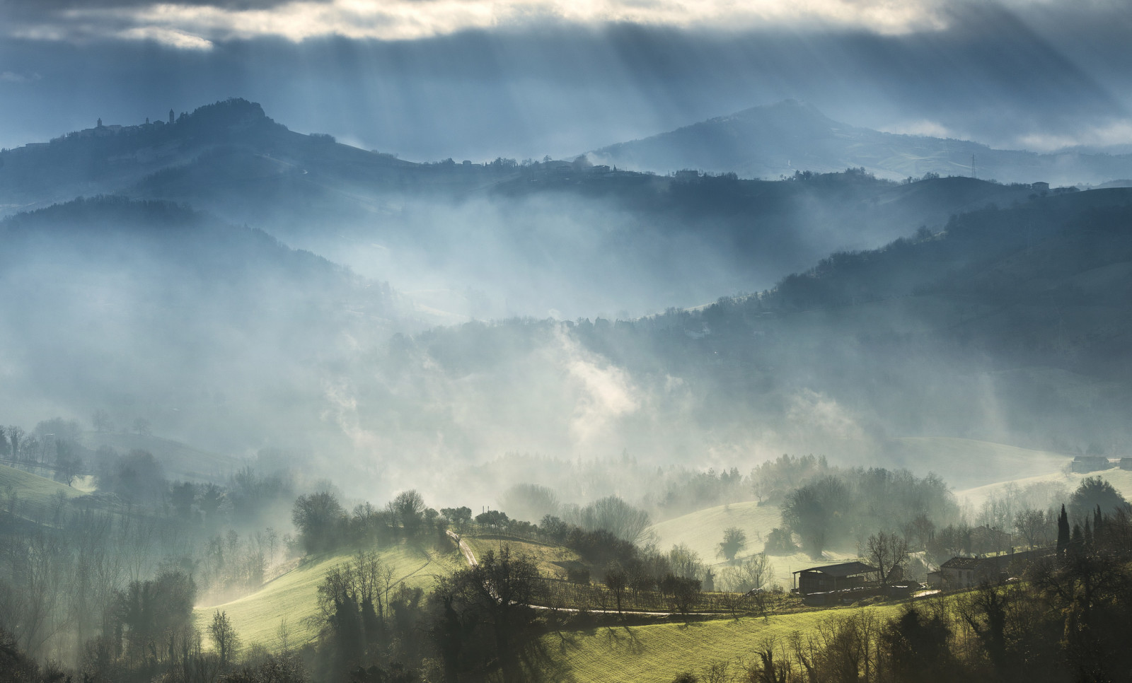 Casa, campo, nuvole, montagne, raggi, Italia, colline