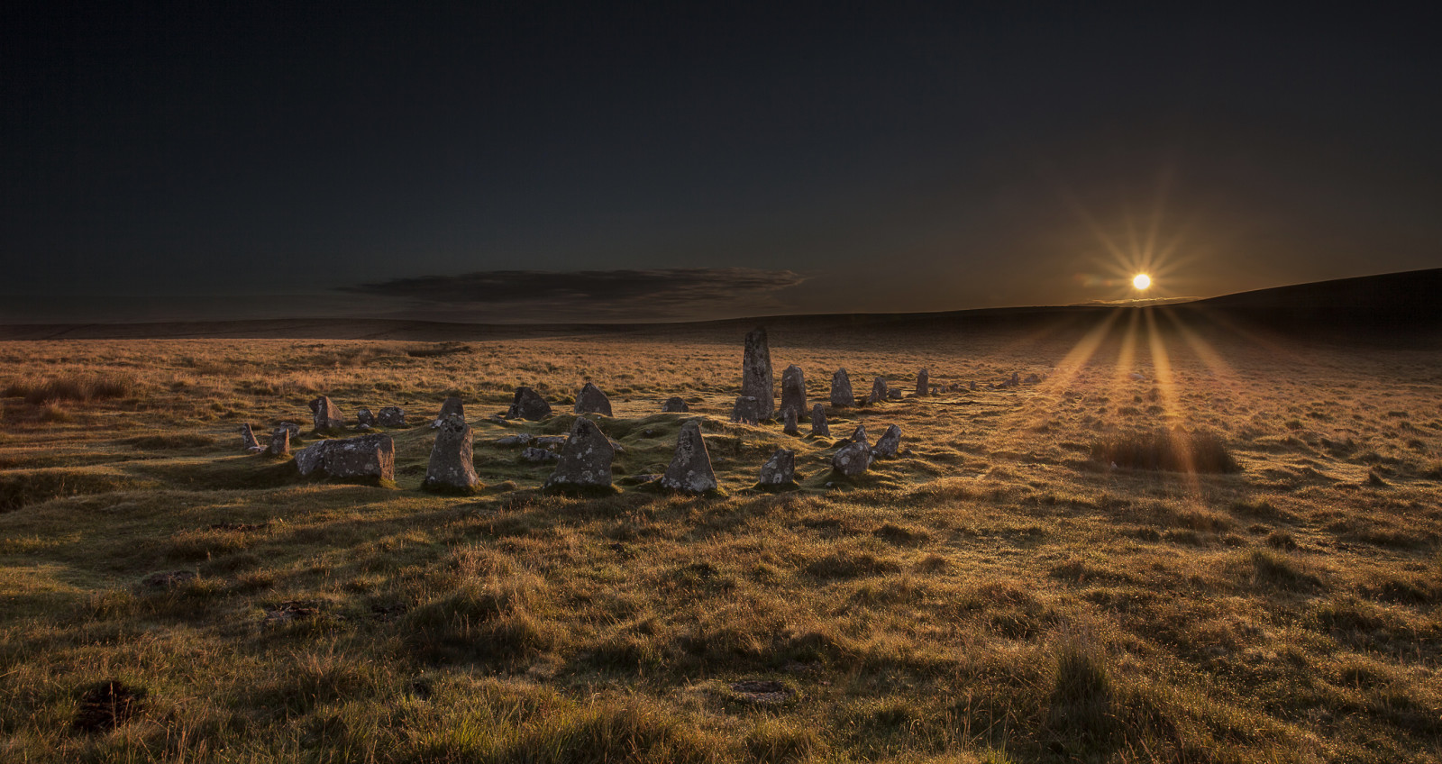 gündoğumu, Dartmoor Ulusal Parkı, Taş çember