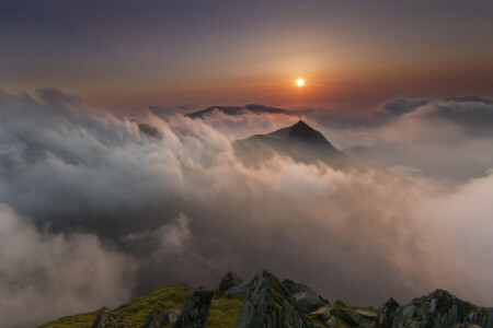 des nuages, paysage, montagnes, Nant Gwynant, le soleil, Pays de Galles