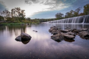 Bynum, Haw River, norra Carolina, flod, stenar, Dammen till floden HOUSE, träd, vattenfall