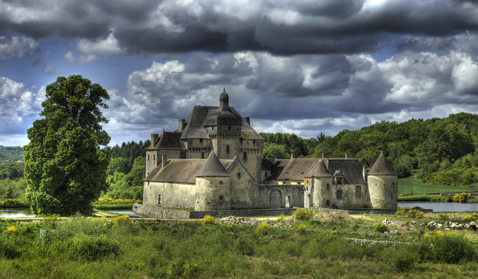 Franţa, castel, La Saunière, Chateau du Theret