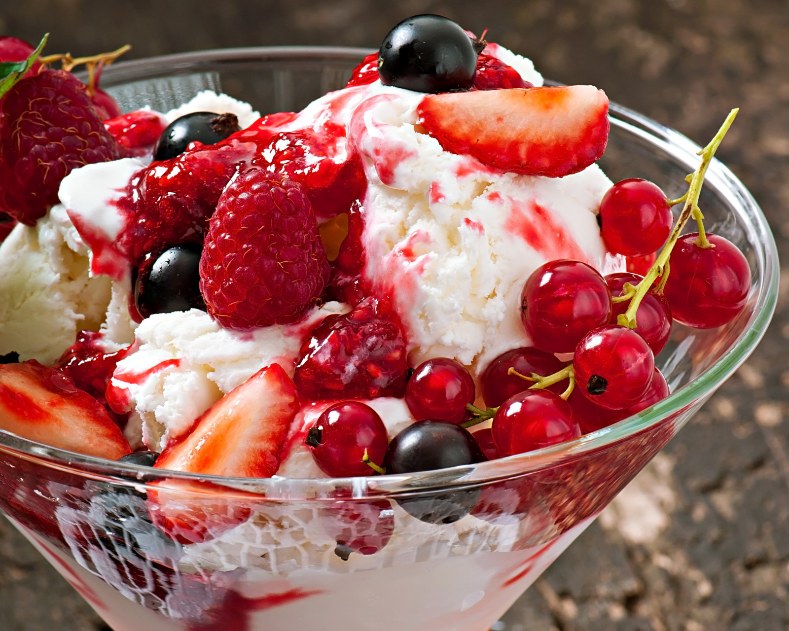 food, raspberry, photo, strawberry, sweets, ice cream, currants