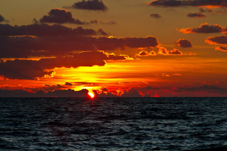 nuvole, Fuoco nel cielo, orizzonte, mare, tramonto