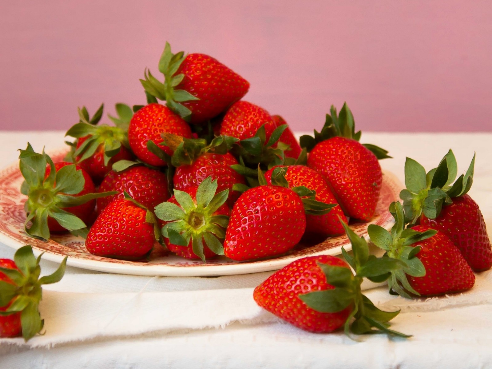 Beeren, Teller, Erdbeere