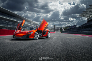 McLaren 650S, supercar, track