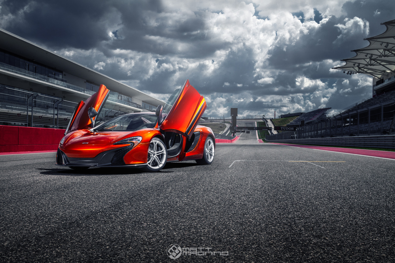 szuper autó, vágány, McLaren 650S