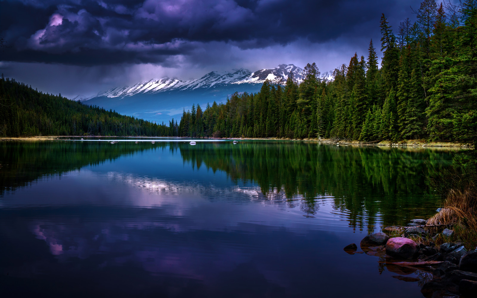 foresta, lago, alberi, Canada, Alberta, Parco nazionale Jasper, nuvole, montagne