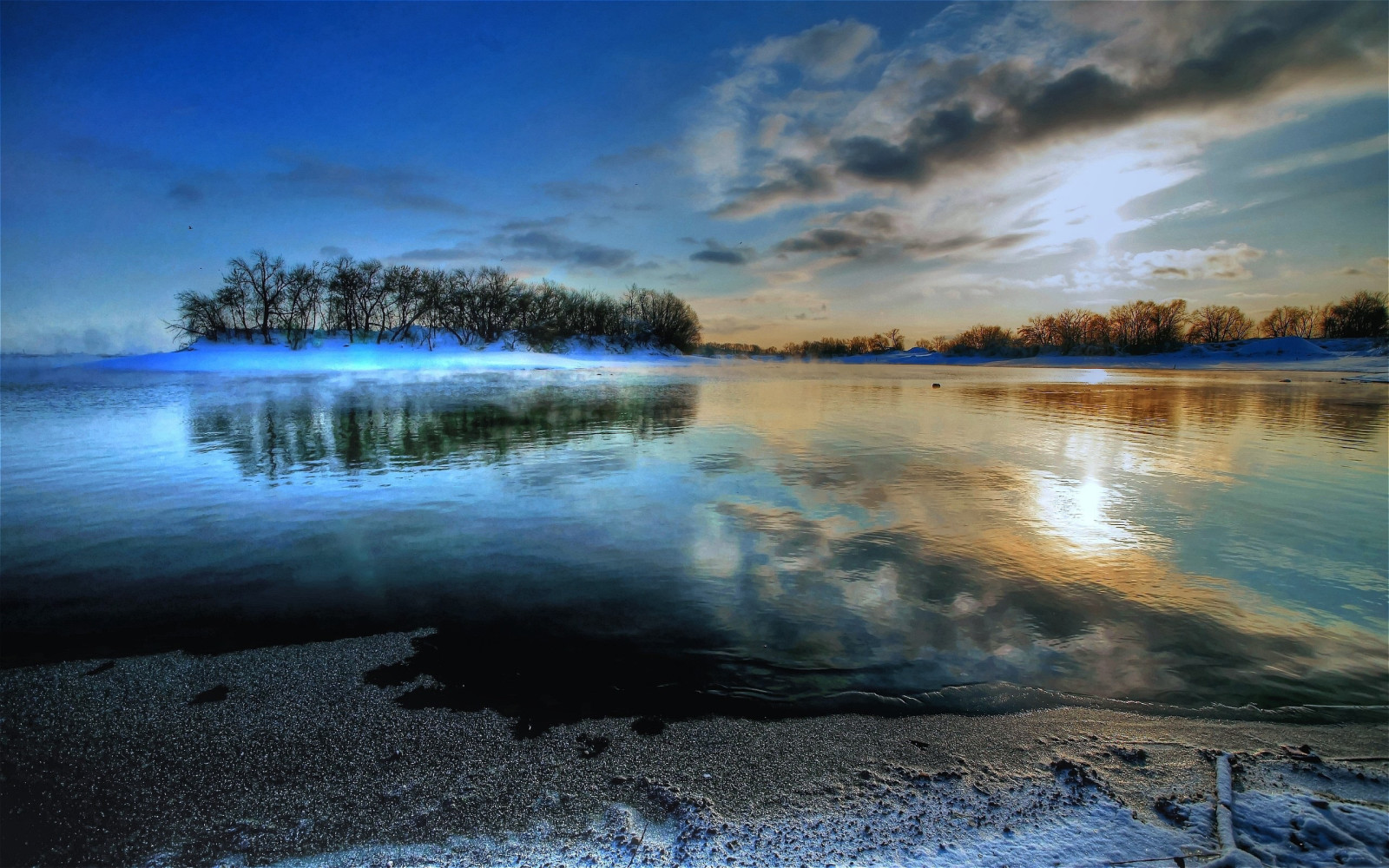 Wald, der Himmel, Bäume, Insel, Wolken, Wasser, Teich, Oberfläche