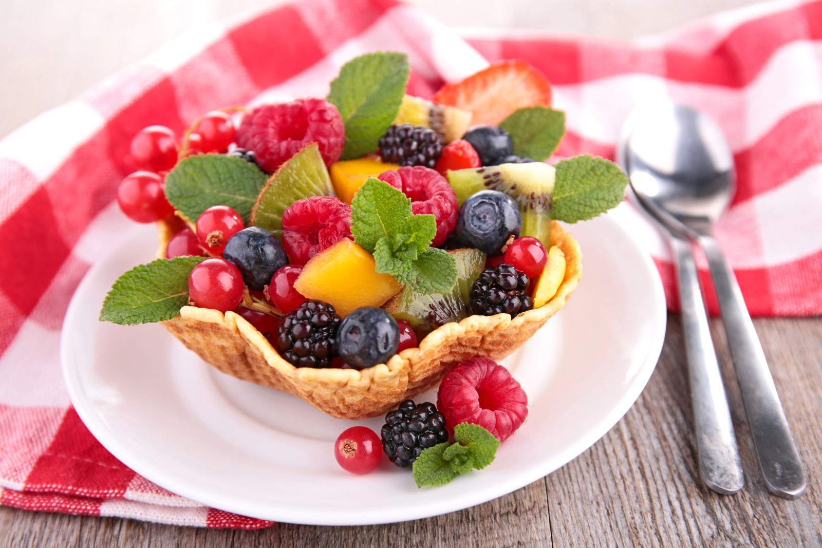 berries, raspberry, kiwi, BlackBerry, fruit, tartlets