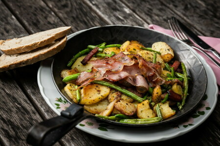 brood, vlees, aardappelen