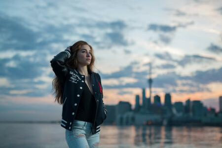 ragazza, giacca, jeans, la città