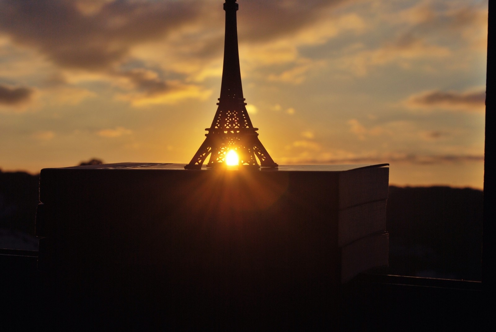 solnedgång, böcker, fönster, solen, statyett, Eiffeltornet, La tour Eiffel