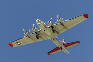 В-17G, Boeing, Летающая крепость, парад, ретро