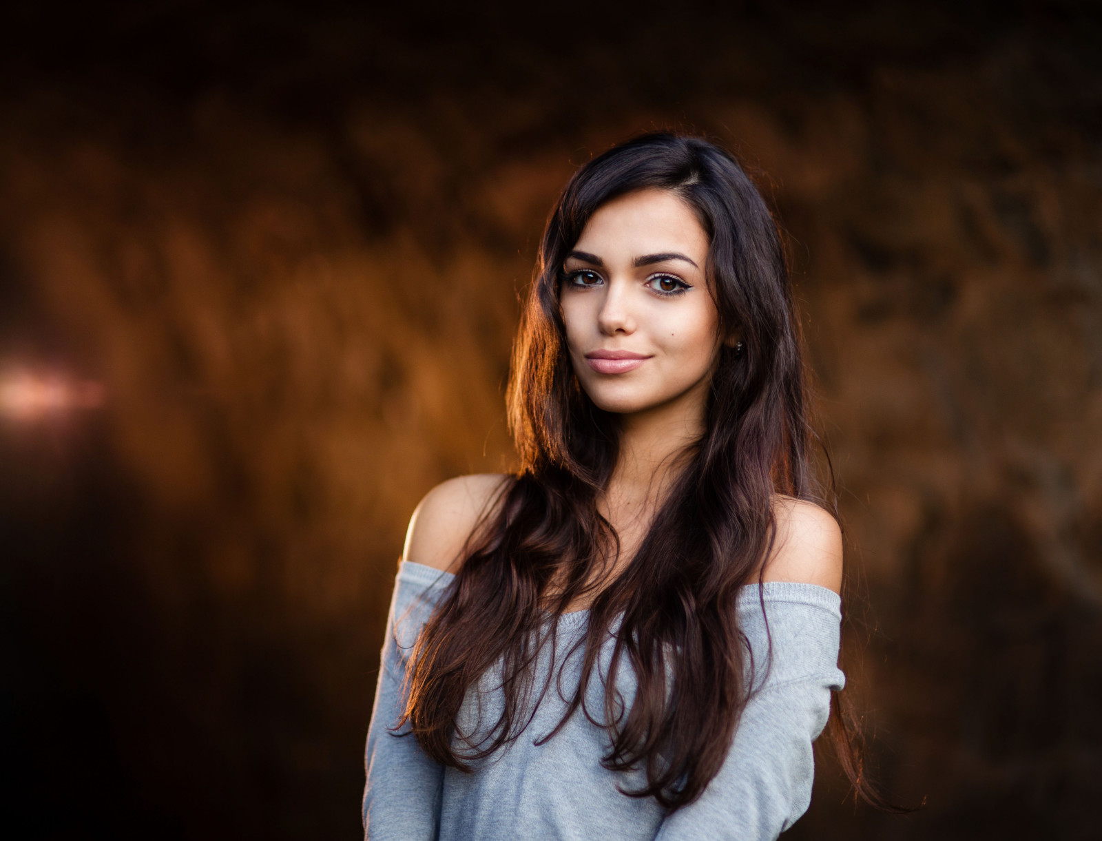 Mira, bokeh, niña, retrato, sonrisa, morena, maquillaje, hermosa