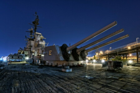 night, ship, USS Salem (CA 139), weapons