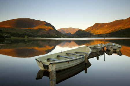 barco, lago, montañas, puesta de sol, el cielo