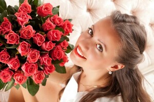 fleurs, fille, Regardez, maquillage, des roses, sourire